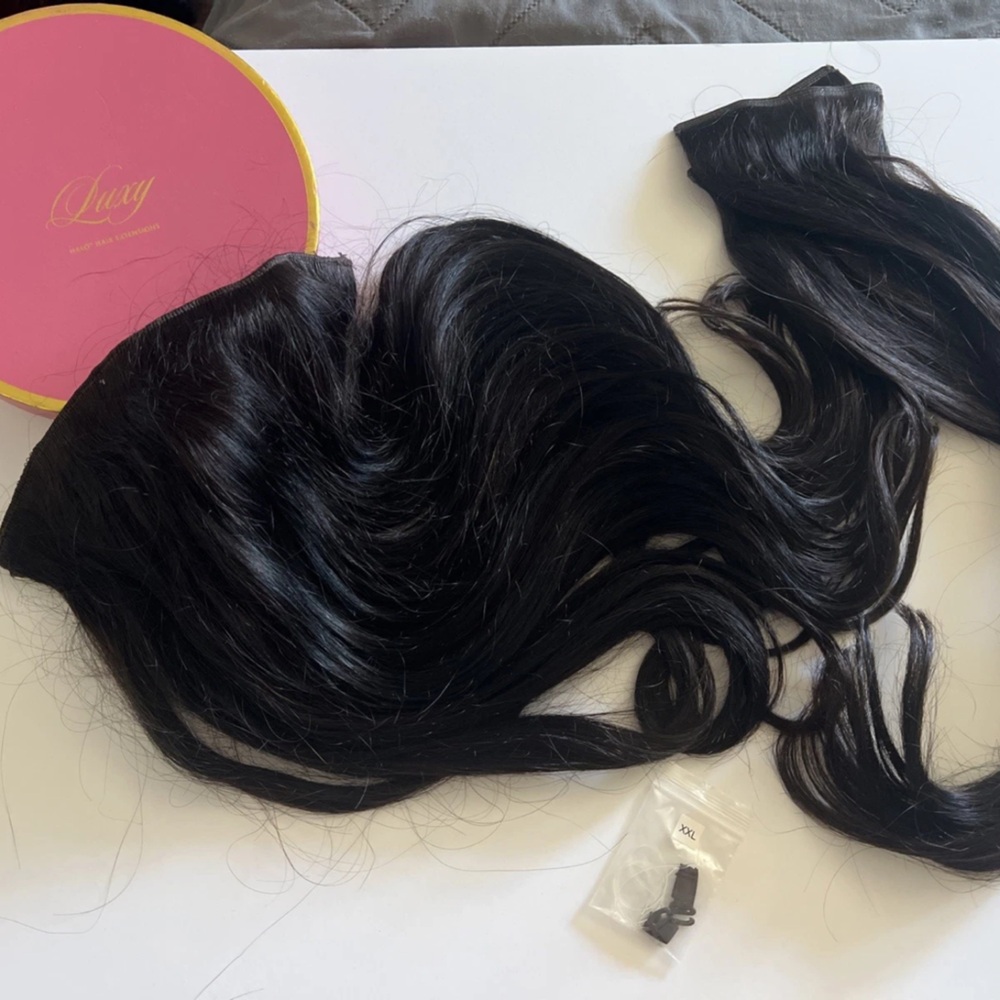 Luxy 100% Human Hair Halo Hair Extensions• 20 Inches• 180 Grams• Color Mocha